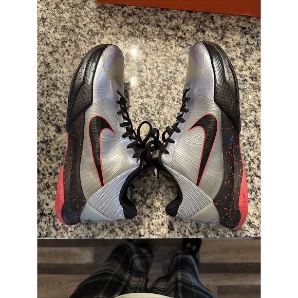 Nike Kobe 5 Wolf Grey Basketball Shoes 10.5 main image 10
